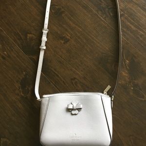 KATE SPADE cross body purse. Grey,great condition